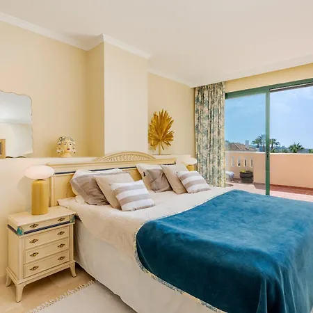 Апартаменти El Manantial Elviria - Spacious Sea View With Large Terrace