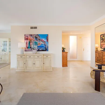 Апартаменти El Manantial Elviria - Spacious Sea View With Large Terrace