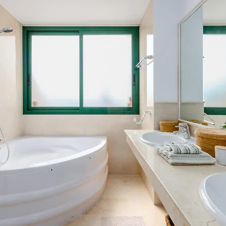 El Manantial Elviria - Spacious Sea View With Large Terrace *